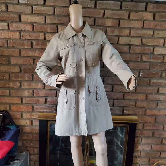 Coat - Picture 4 of 4
